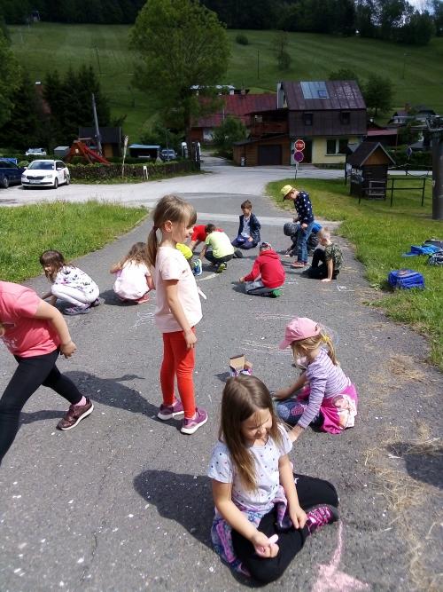 Prvňáčci v Dolním Dvoře